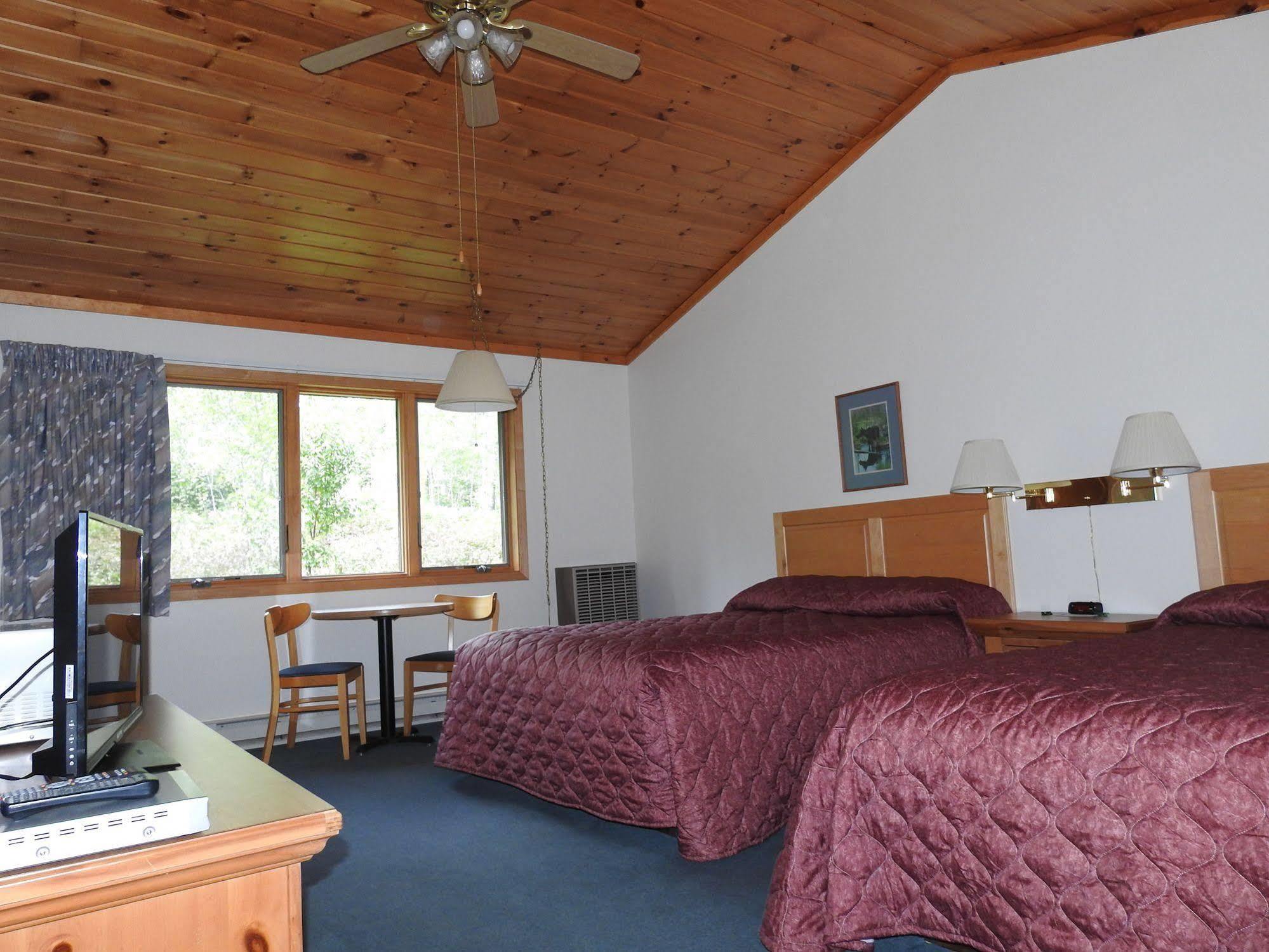 Superior Ridge Resort Motel Schroeder Ngoại thất bức ảnh